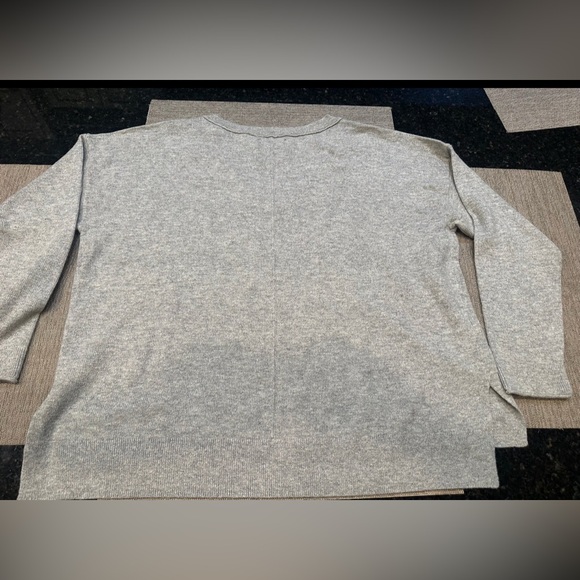 Lucky Brand Women’s Gray V-Neck Sweater Size XL - Picture 5 of 5